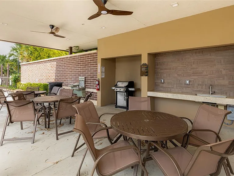 16461 Prairie School Dr — Photo 35