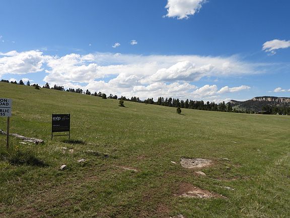 5th image of Yarrow Ln