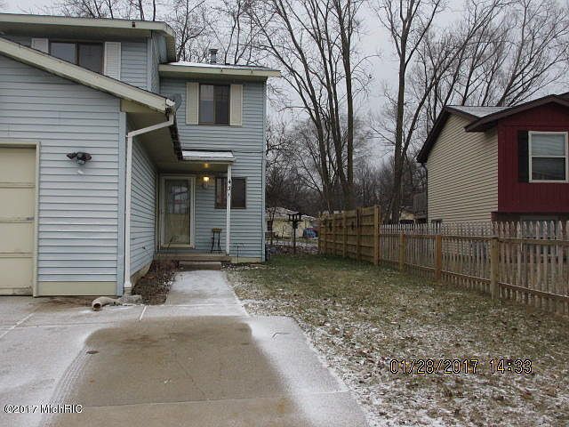1st image of 431 Pine Pl SE