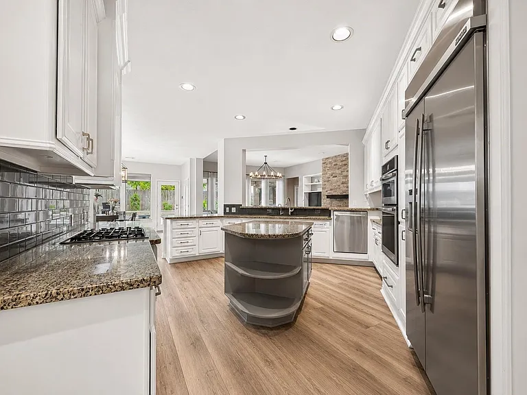 3510 Artesian Springs Ct — Photo 20