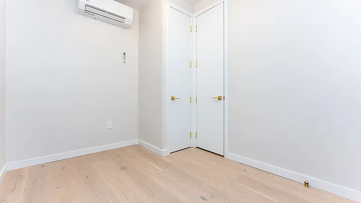Rented by Nooklyn NYC LLC | media 7
