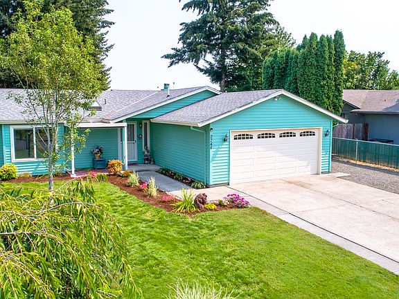 2nd image of 2744 SE Brent St