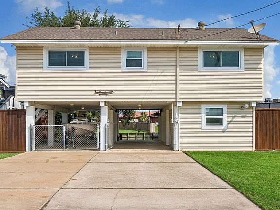 2nd image of 161 Barracuda St