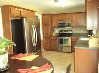 3052 Red Berry Cir, Effingham, SC 29541
