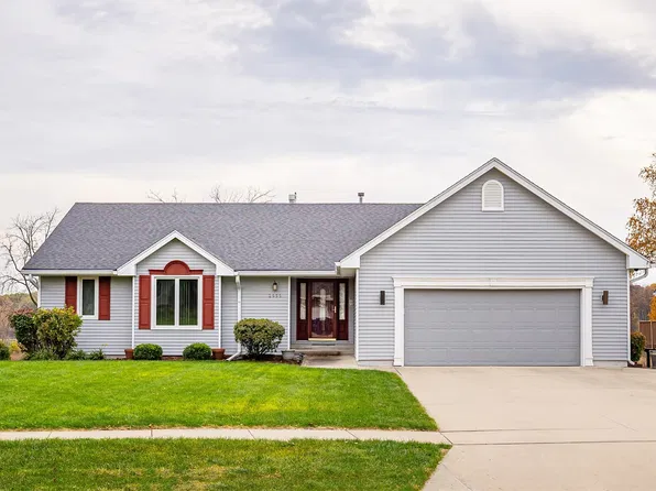 2555 E Leach Ave, Des Moines, IA 50320