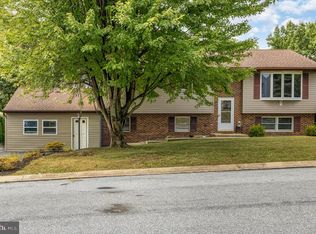 217 Redwood Ln, Lebanon, PA 17046