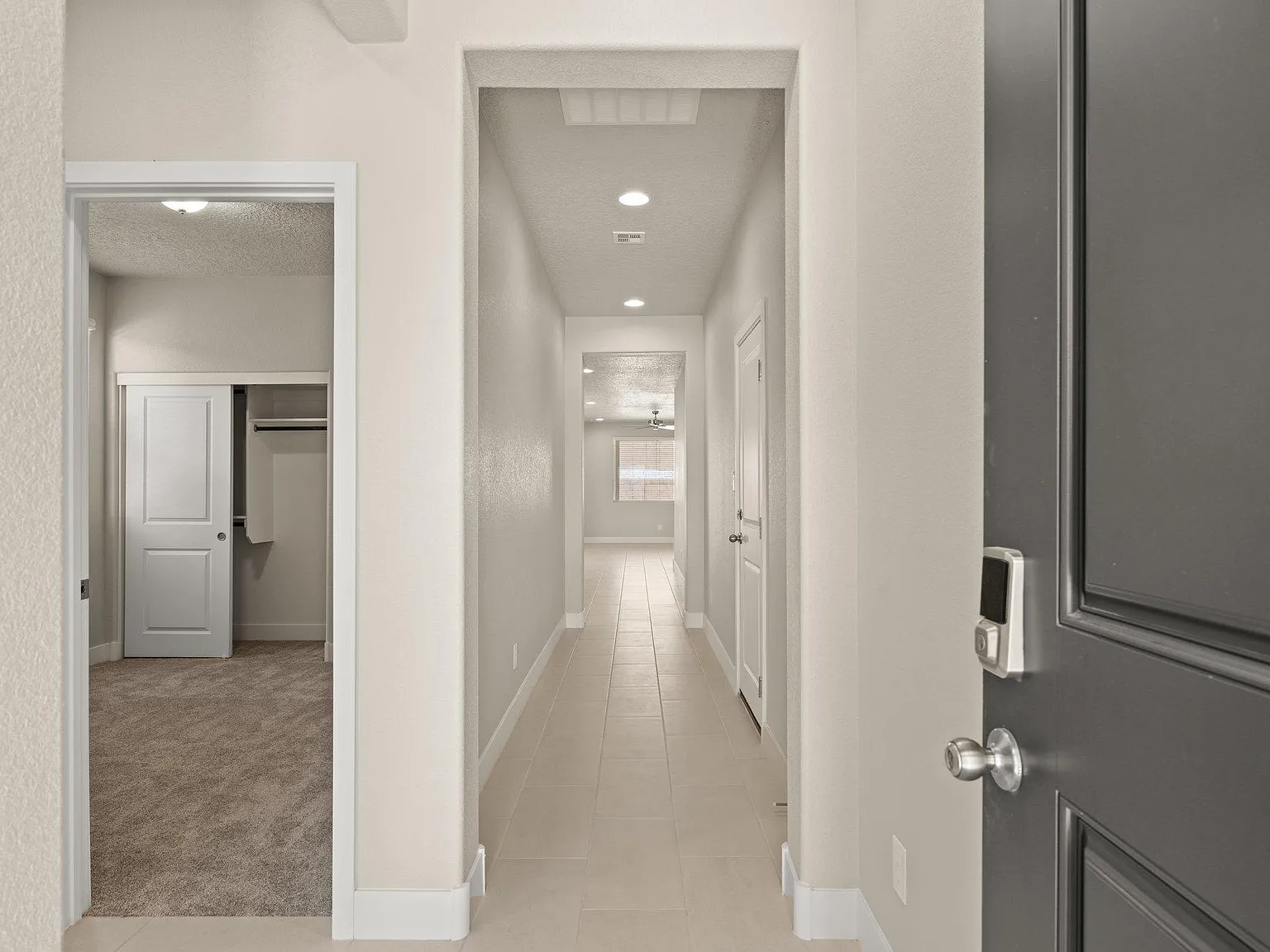 6801 Cleary Loop NE — Photo 4