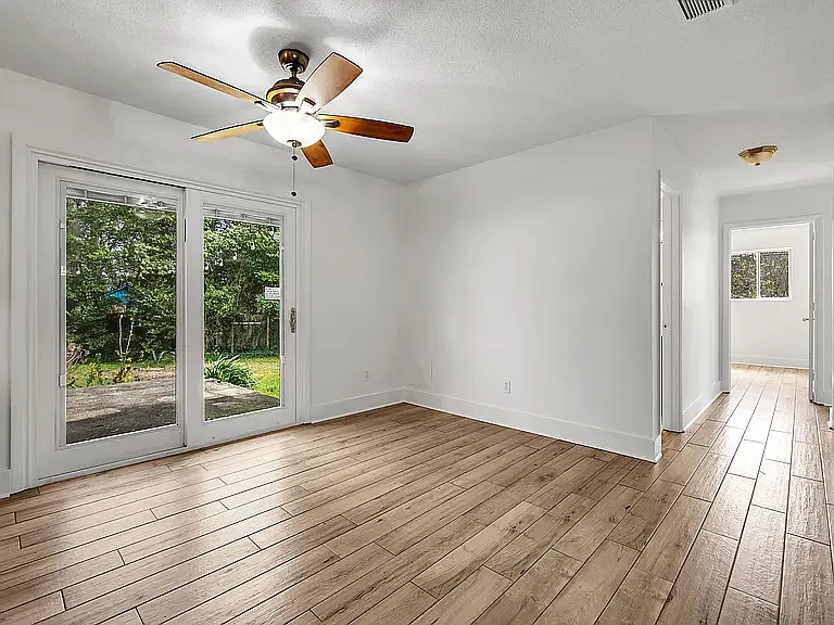 2613 Summerwood Ave — Photo 18