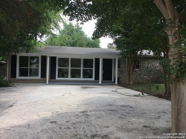 1st image of 8102 Windlake Dr