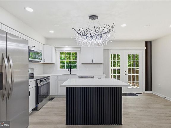 2nd image of 6501 Plantation Forest Dr