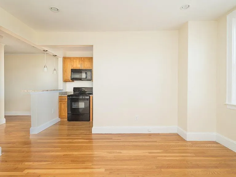 136 & 138 Highland Avenue — Photo 17