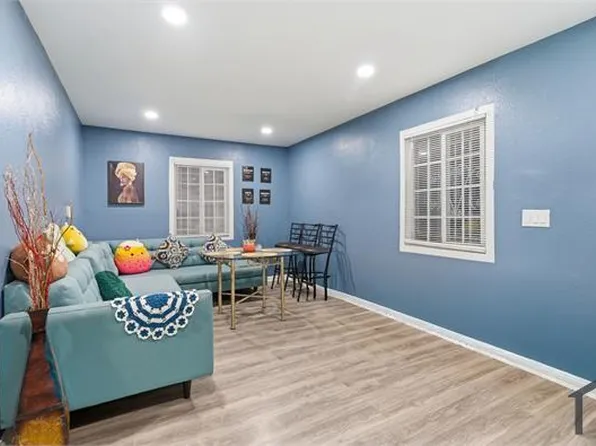 907 E 109th Pl, Los Angeles, CA 90059