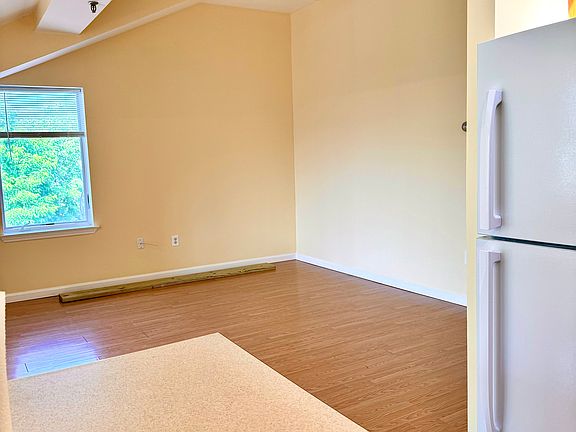 2nd image of 1416 Outlook Ave #3