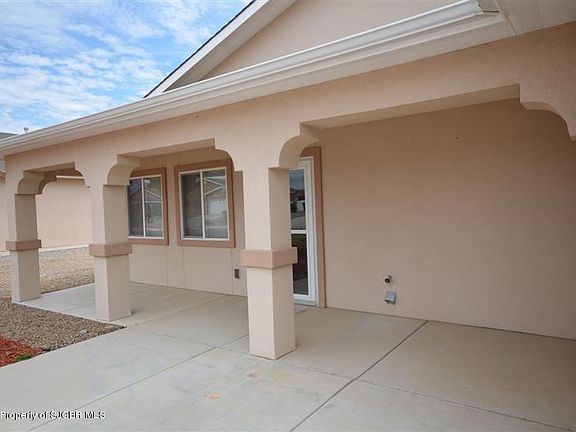 5th image of 722 Bishop Ln