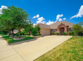 1611 Ridgemar Dr, Grand Prairie, TX 75051