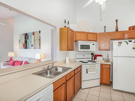 2nd image of 4881 Lake Waterford Way #4