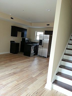 2nd image of 1534 S Carlisle St