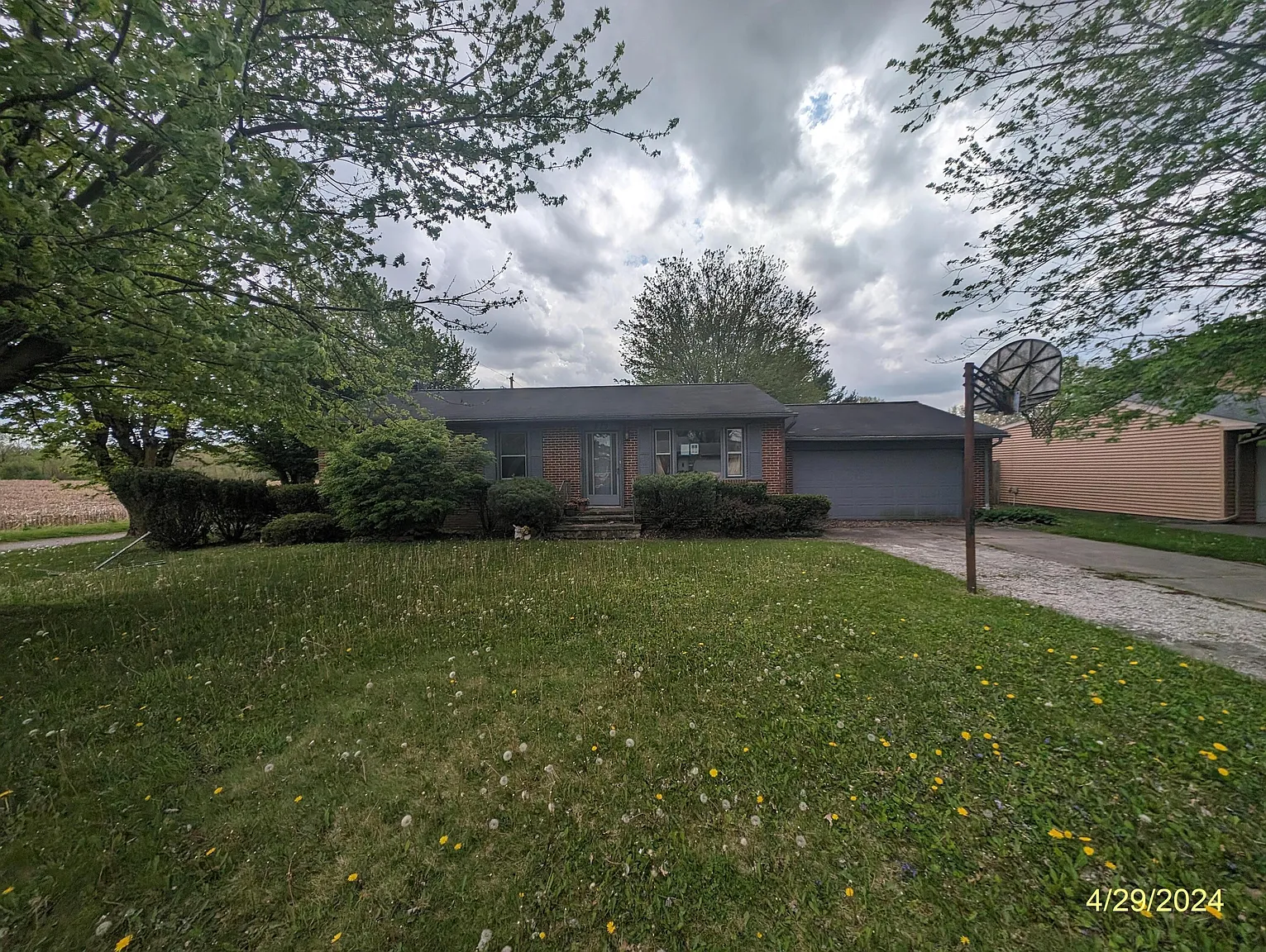839 Woodale St photo 1