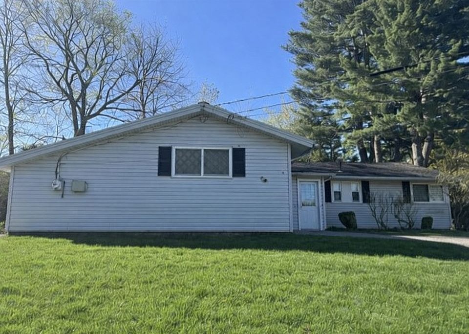 1st image of 6 Ruth Dr