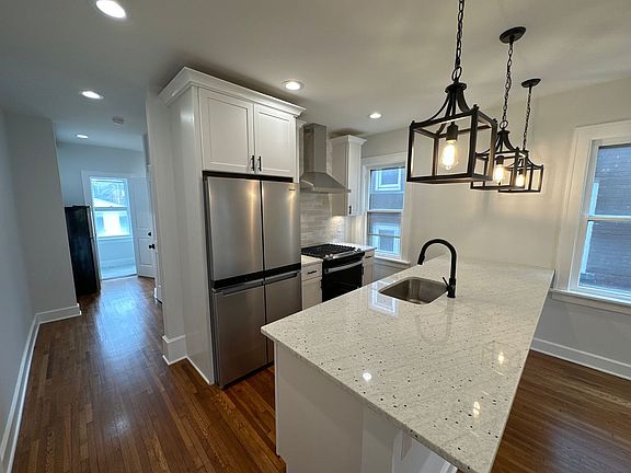 3rd image of 431 E 15th Ave #431