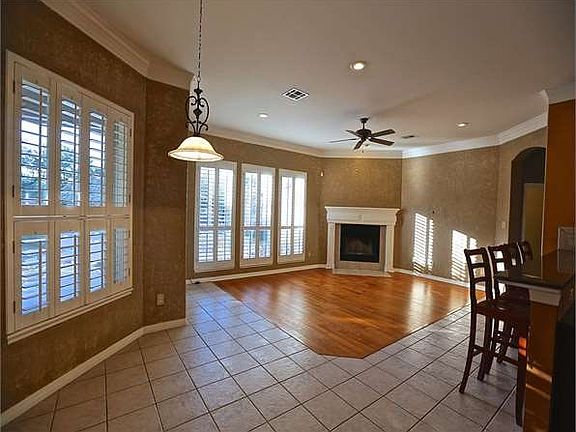 3rd image of 25 Wrangler Dr