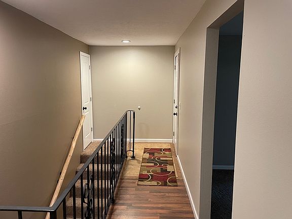 5th image of 131 S Vista Way