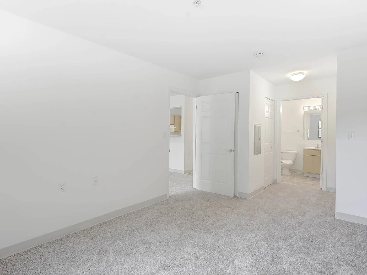 Cascades Village (55+) — Photo 4