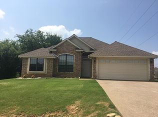 3203 Estate Dr, Granbury, TX 76049