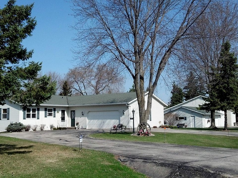 Country Living Close to Town