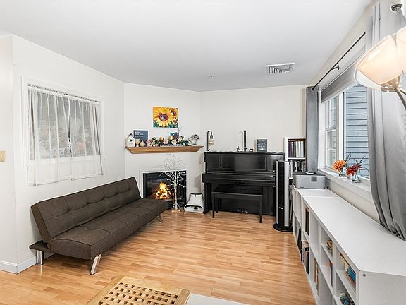 3rd image of 204 Lilac Meadows Way