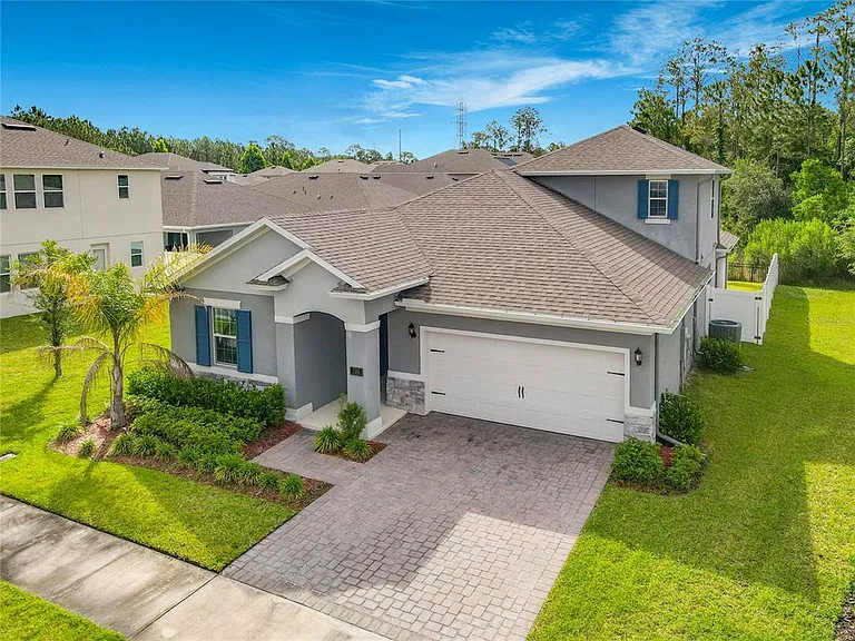 792 Hyperion Dr — Photo 3