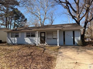 218 Shellwood Dr, Wake Village, TX 75501