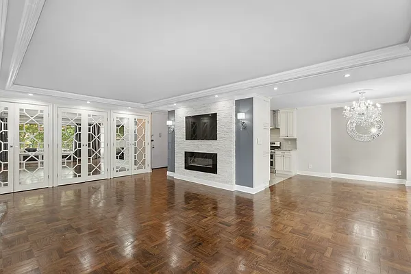 166-25 Powells Cove Boulevard #4C in Beechhurst, Queens