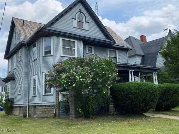 688 Mahoning Ave NW, Warren, OH 44483