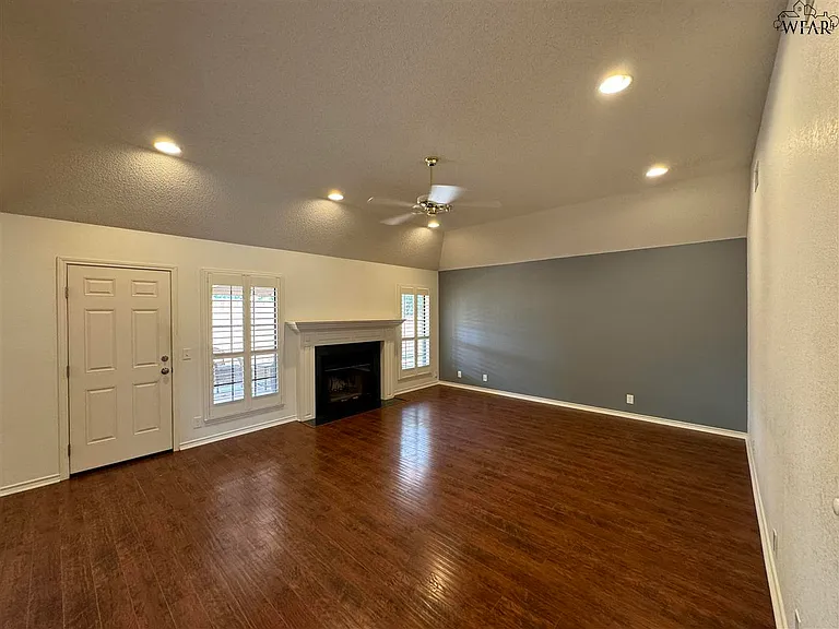 4845 Shenandoah Dr — Photo 3
