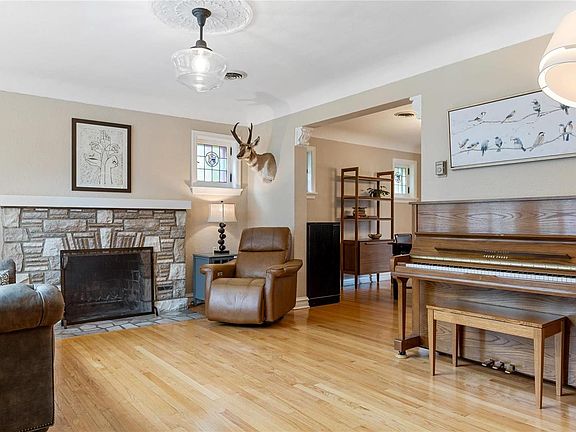 5th image of 7841 Gannon Ave