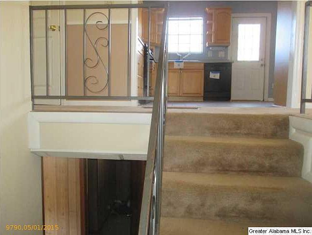 2nd image of 921 Robin Dr