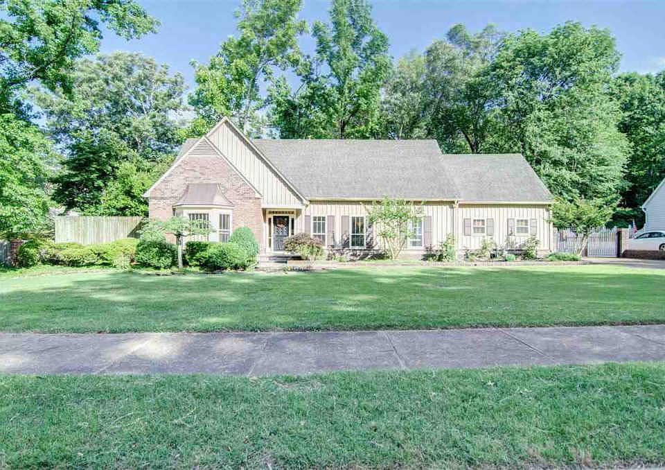 1st image of 8205 Meadow Glen Dr