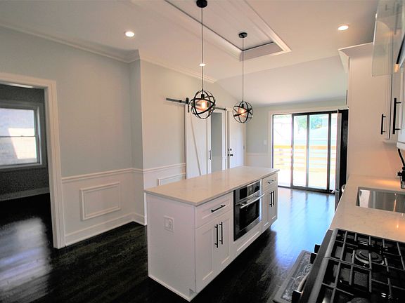 3rd image of 1743 N Lorel Ave