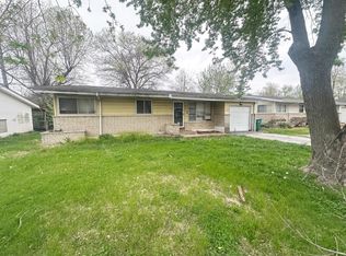10111 Viscount Dr, Saint Louis, MO 63136