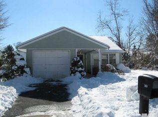 360 Sheffield Ct, Ridge, NY 11961