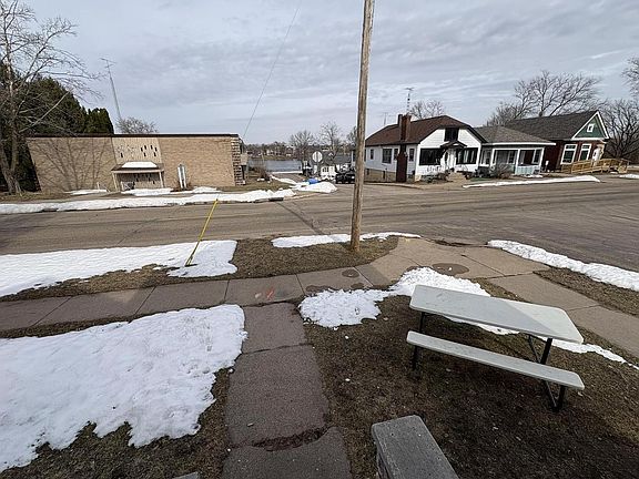 2nd image of 511 3RD STREET SOUTH