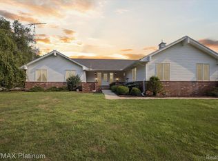 11522 Roberts Rd, Stockbridge, MI 49285