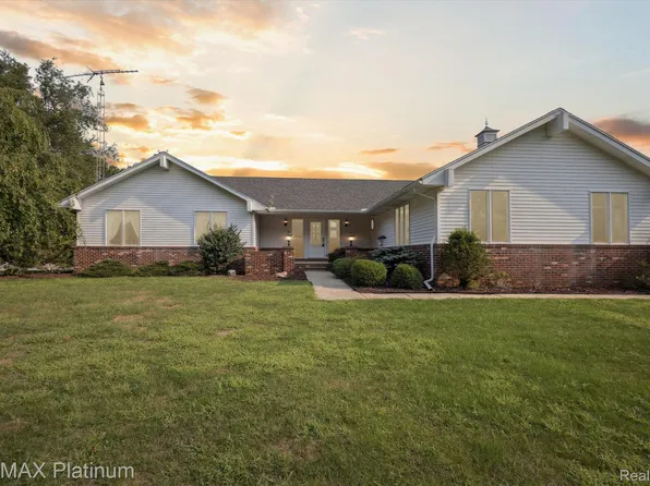 11522 Roberts Rd, Stockbridge, MI 49285