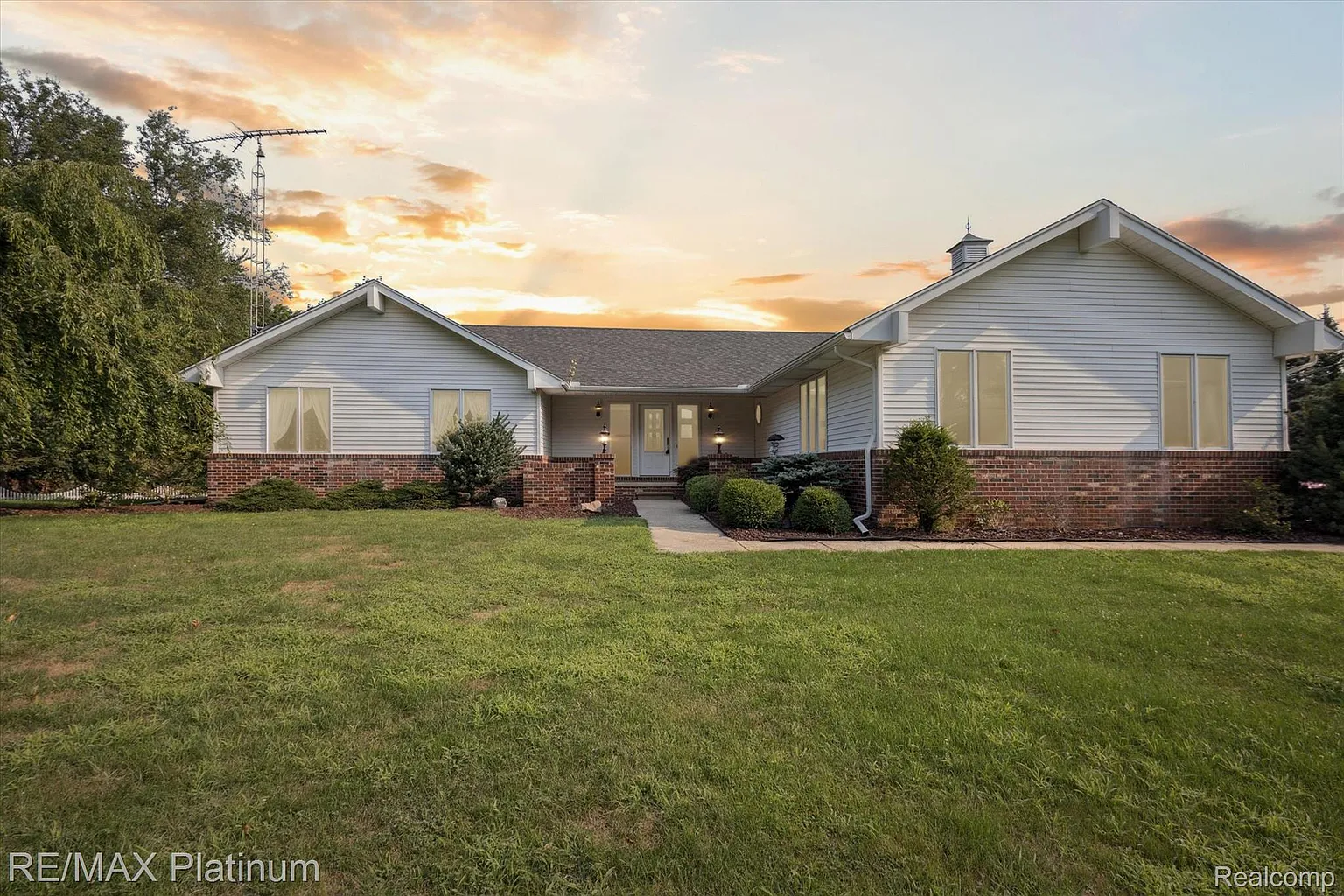 11522 Roberts Rd photo 1