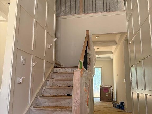 5th image of 326 Point Carpenter Rd