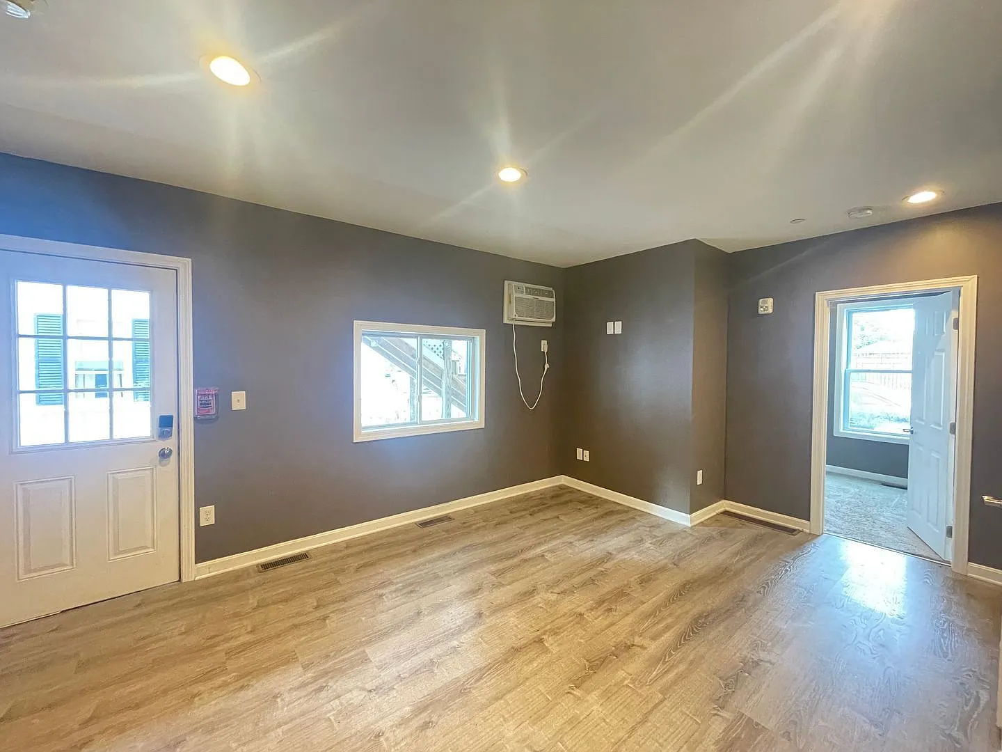 2 bed, 1.0 bath, 475 sqft, $1,800 — Photo 4