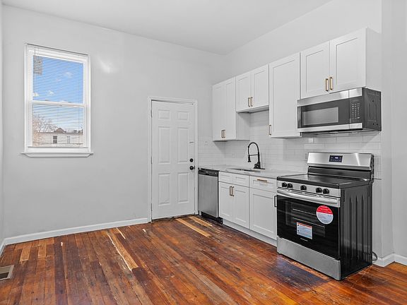 5th image of 3340 Iowa Ave #A