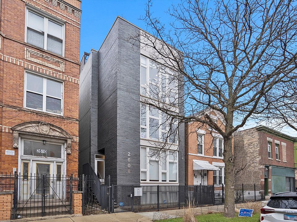 1st image of 2606 W Thomas St #3