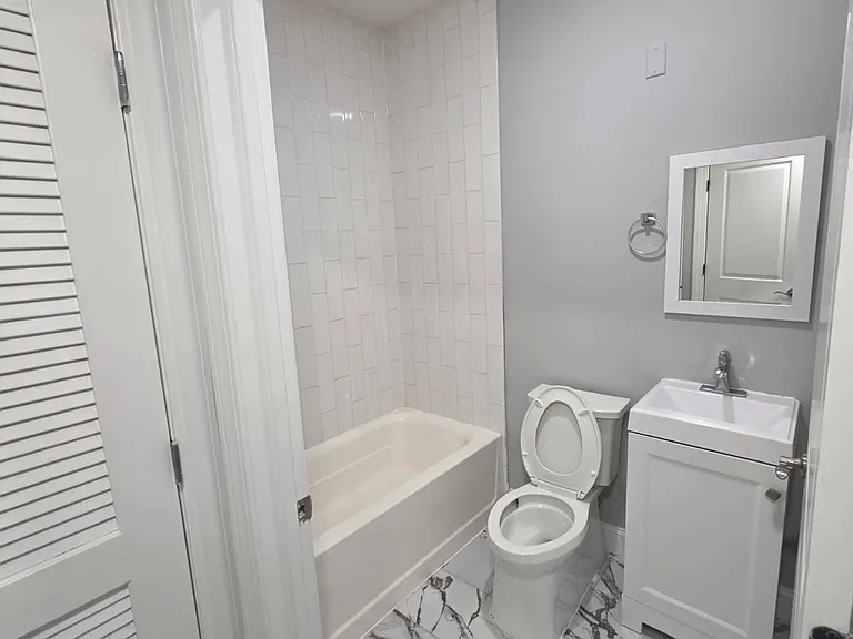 83 Auburn St #203 — Photo 9